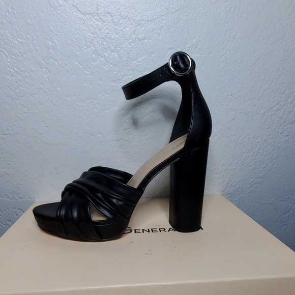 BCBGeneration Shoes - BCBGeneration Black Rounded High Heels.